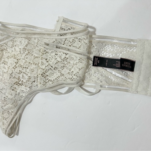 VICTORIA  SECERT 💕White  Lacey bralette👙ADJUSTABLE STRAPS⭐️⭐️size S - Picture 8 of 10
